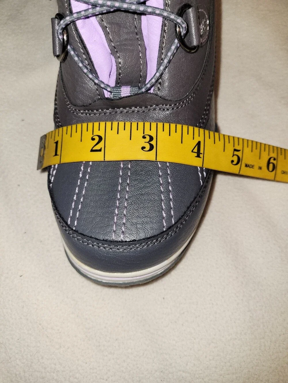 Totes Girls Size 5M Davina Grey Lavender Waterproof  Thinsulate Fleece Lining